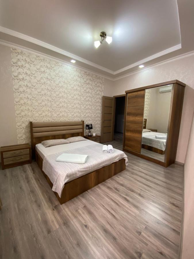 Onestep Hotel Кутаиси Екстериор снимка