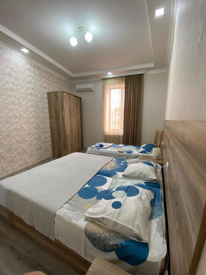 Onestep Hotel Кутаиси Екстериор снимка