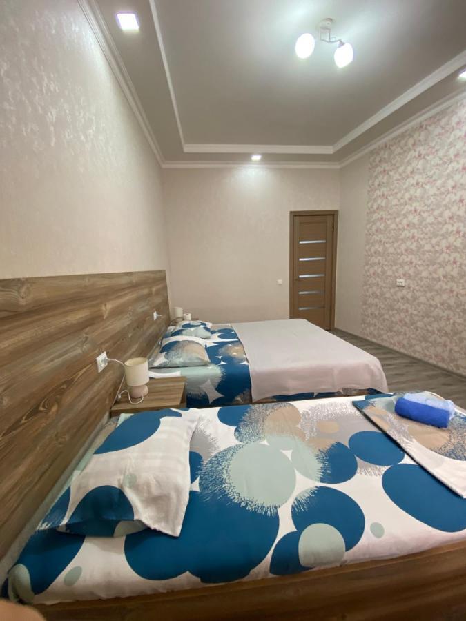 Onestep Hotel Кутаиси Екстериор снимка