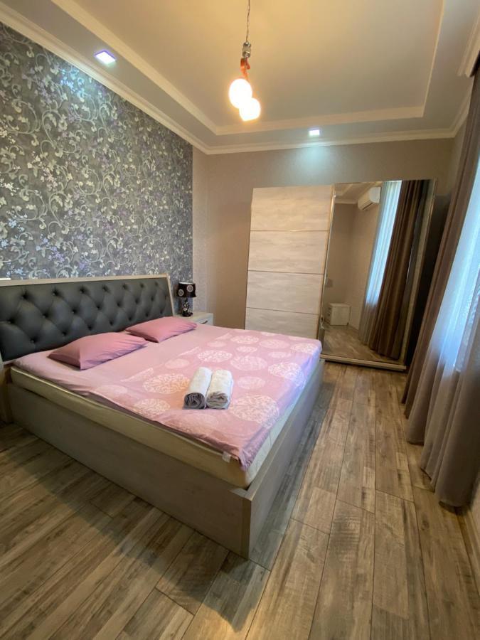 Onestep Hotel Кутаиси Екстериор снимка